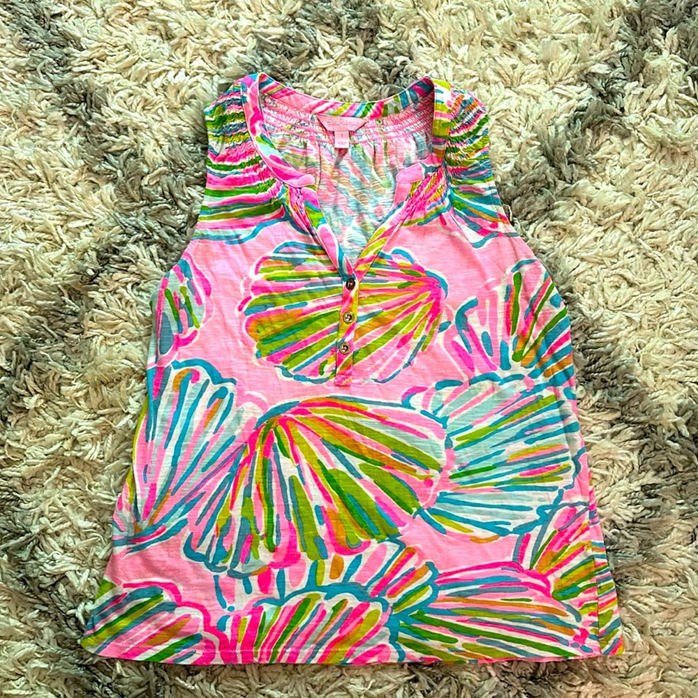 Lily Pulitzer women’s size small top, great condition!